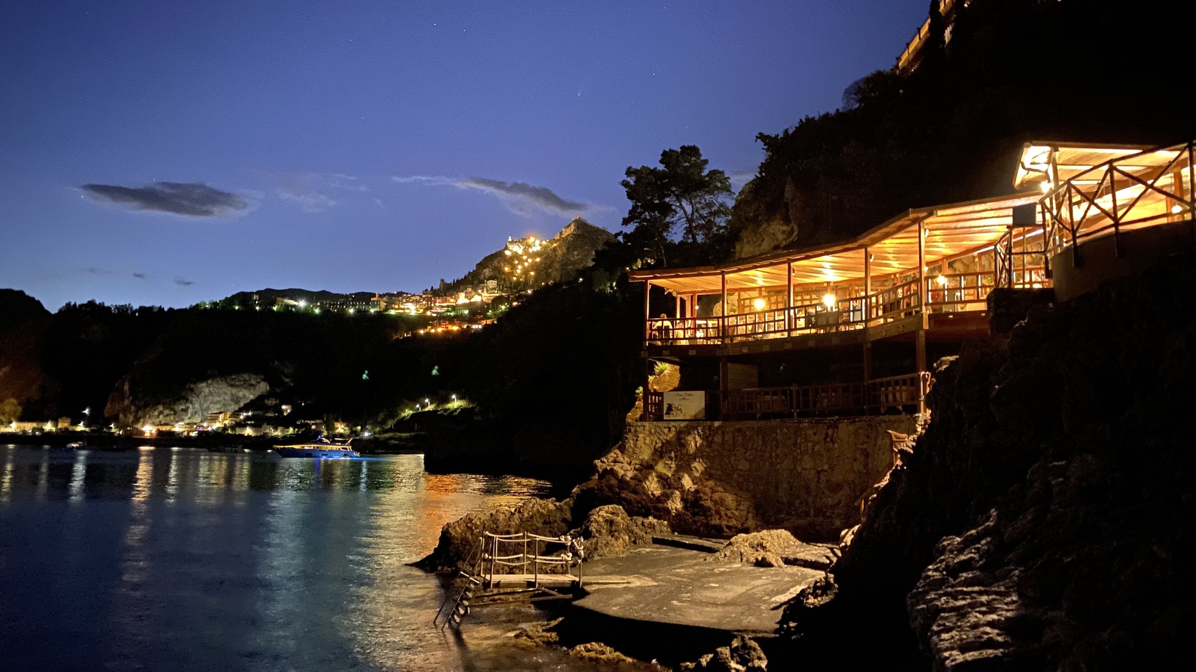 3 restaurants, breakfast, lunch, dinner served; italian cuisine