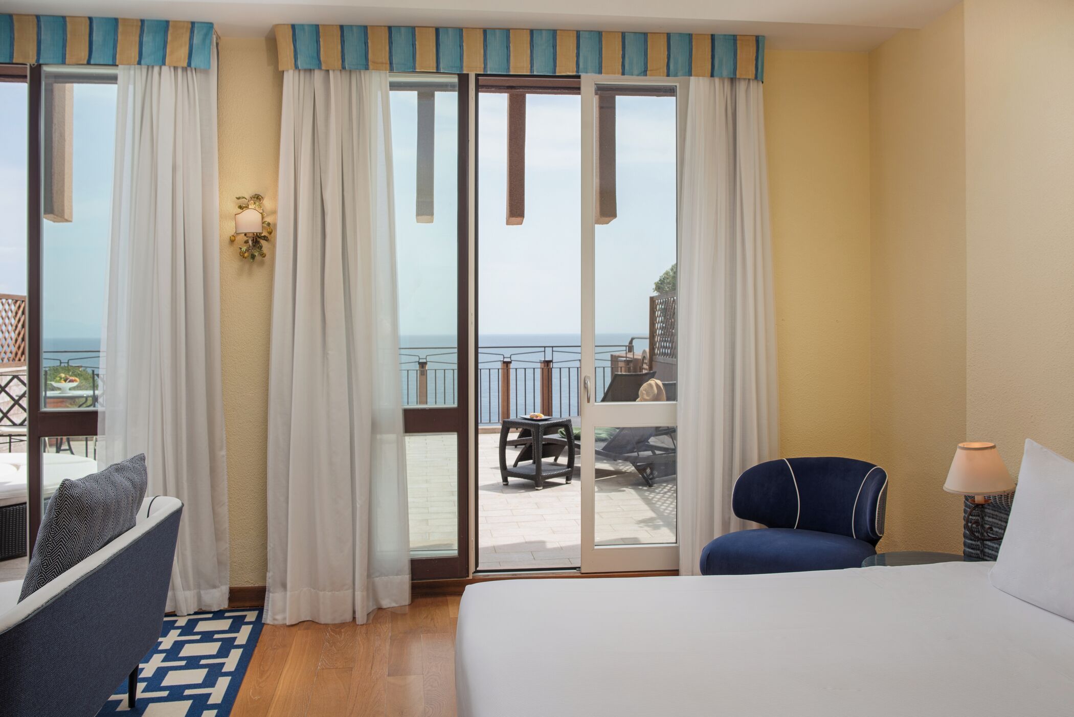 Suite, 1 King Bed | 1 bedroom, premium bedding, down comforters, minibar