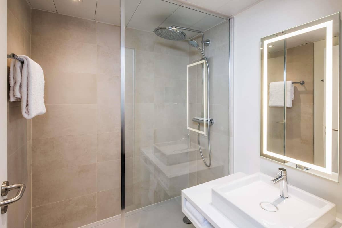Premium bedding, minibar, in-room safe, blackout curtains