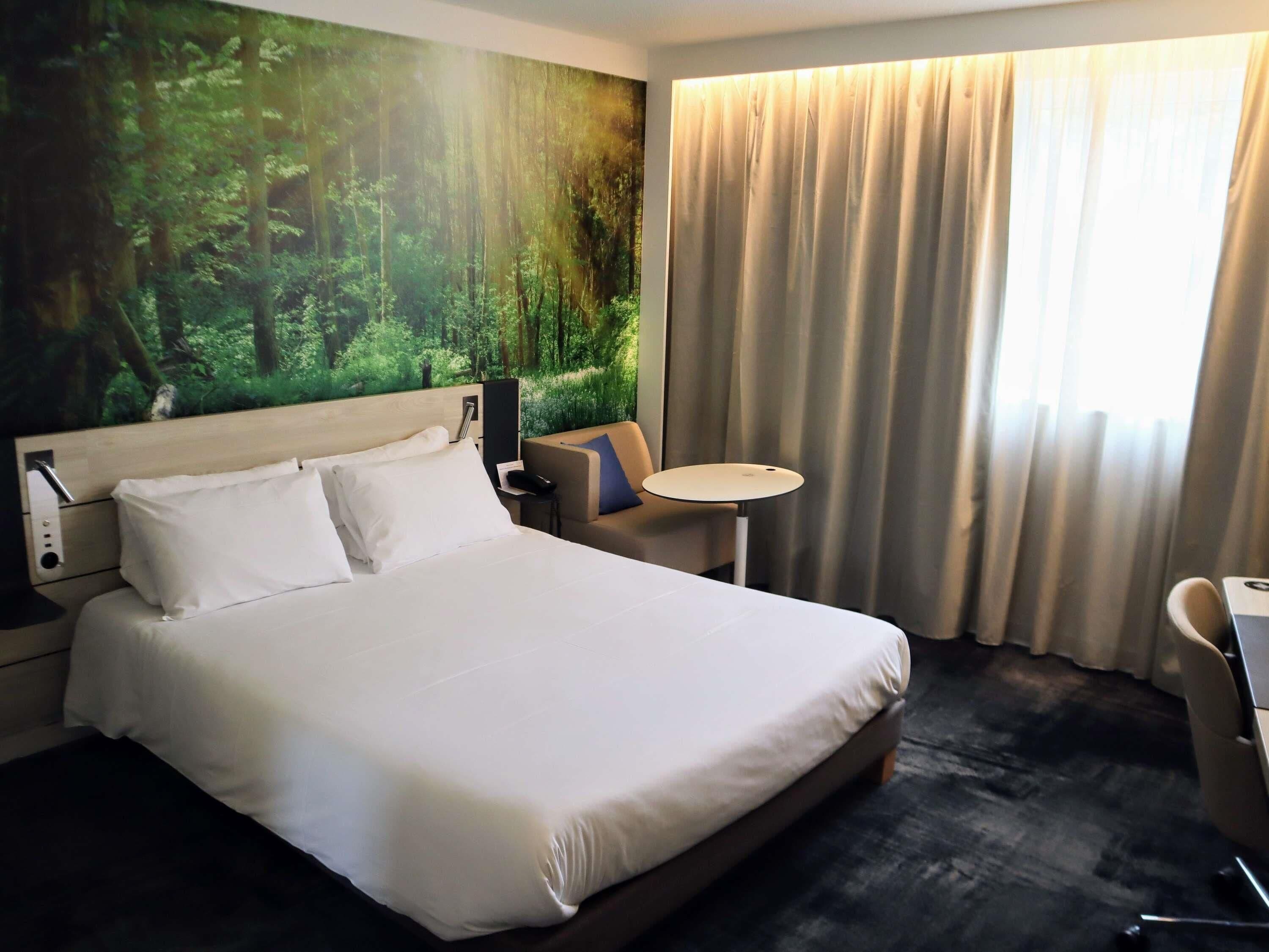 Chambre Supérieure, 1 grand lit, accessible aux personnes à mobilité réduite