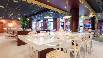 Daily buffet breakfast (EUR 13.9 per person)