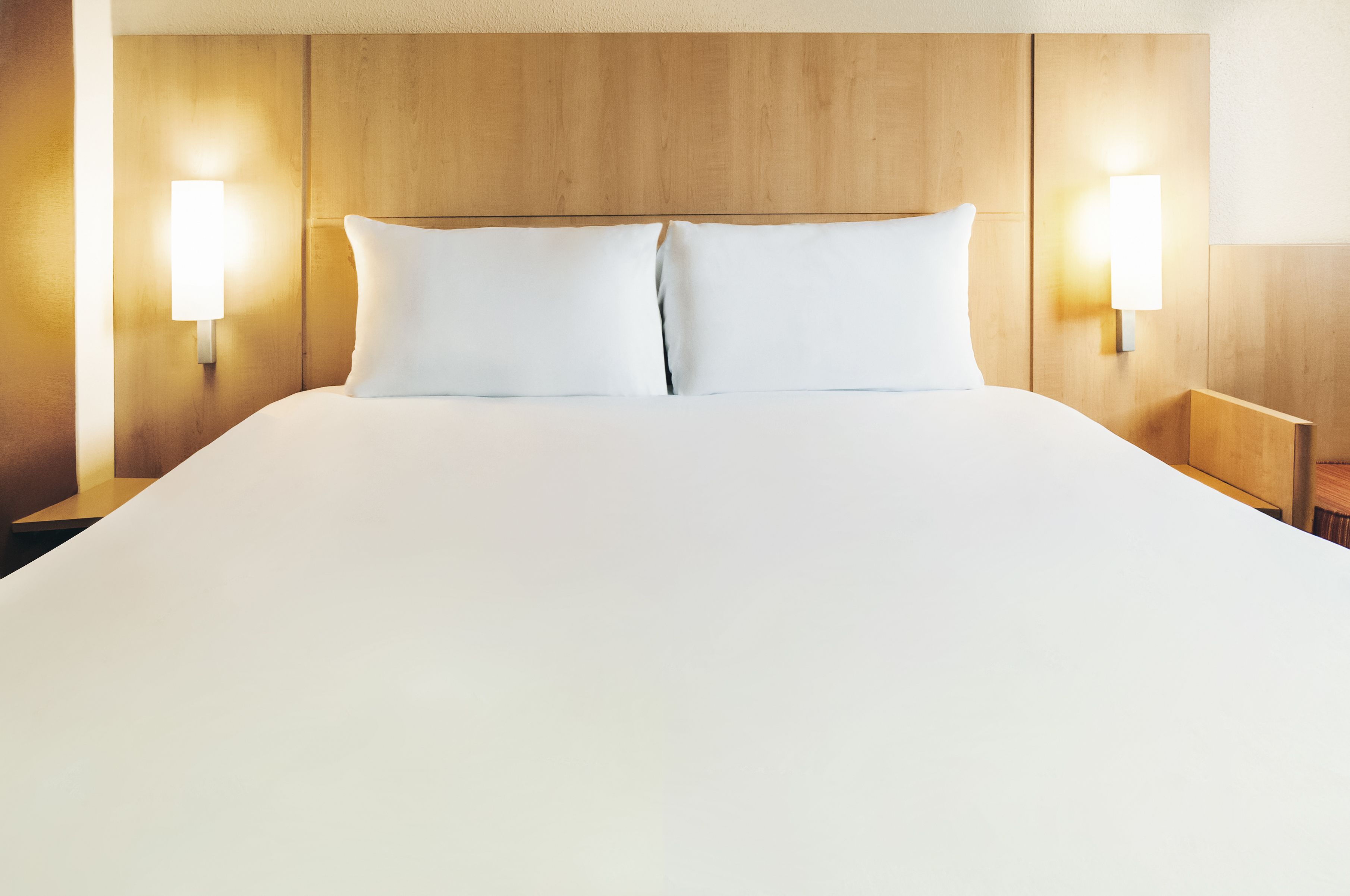 standard room, 1 double bed | desk, blackout curtains, soundproofing, iron/ironing board