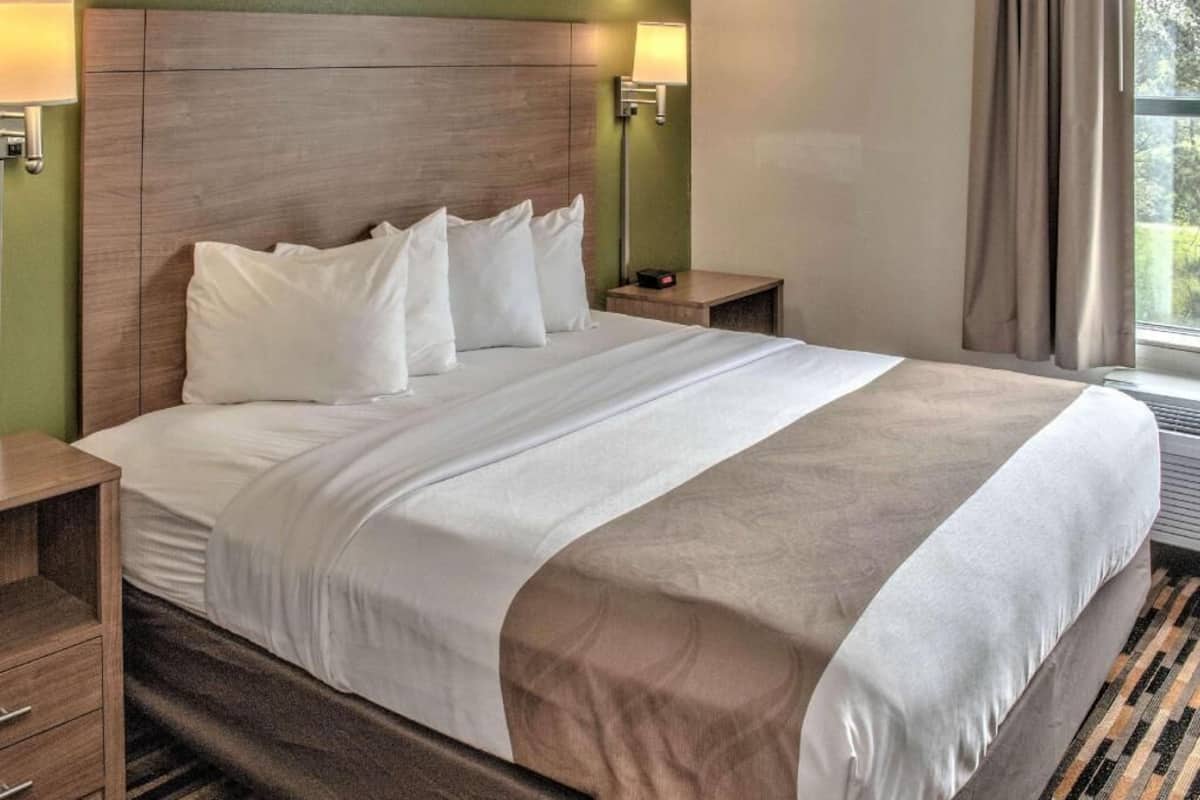 1 bedroom, desk, iron/ironing board, free WiFi