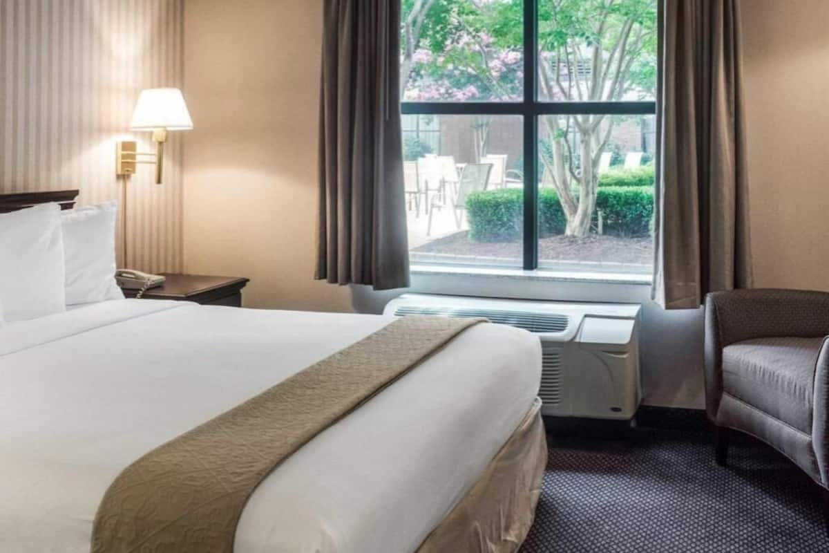 1 bedroom, desk, iron/ironing board, free WiFi