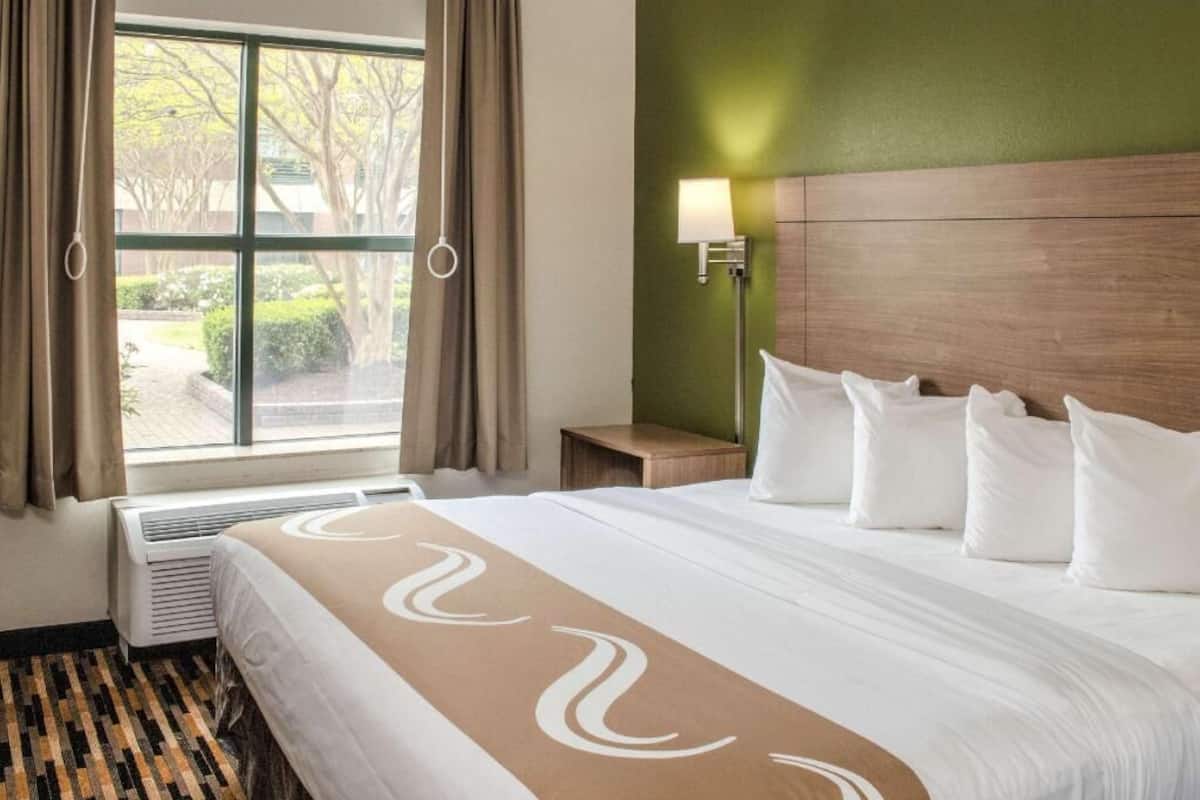 1 bedroom, desk, iron/ironing board, free WiFi