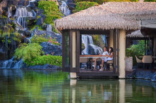 Dinner served, Hawaiian cuisine, beach views