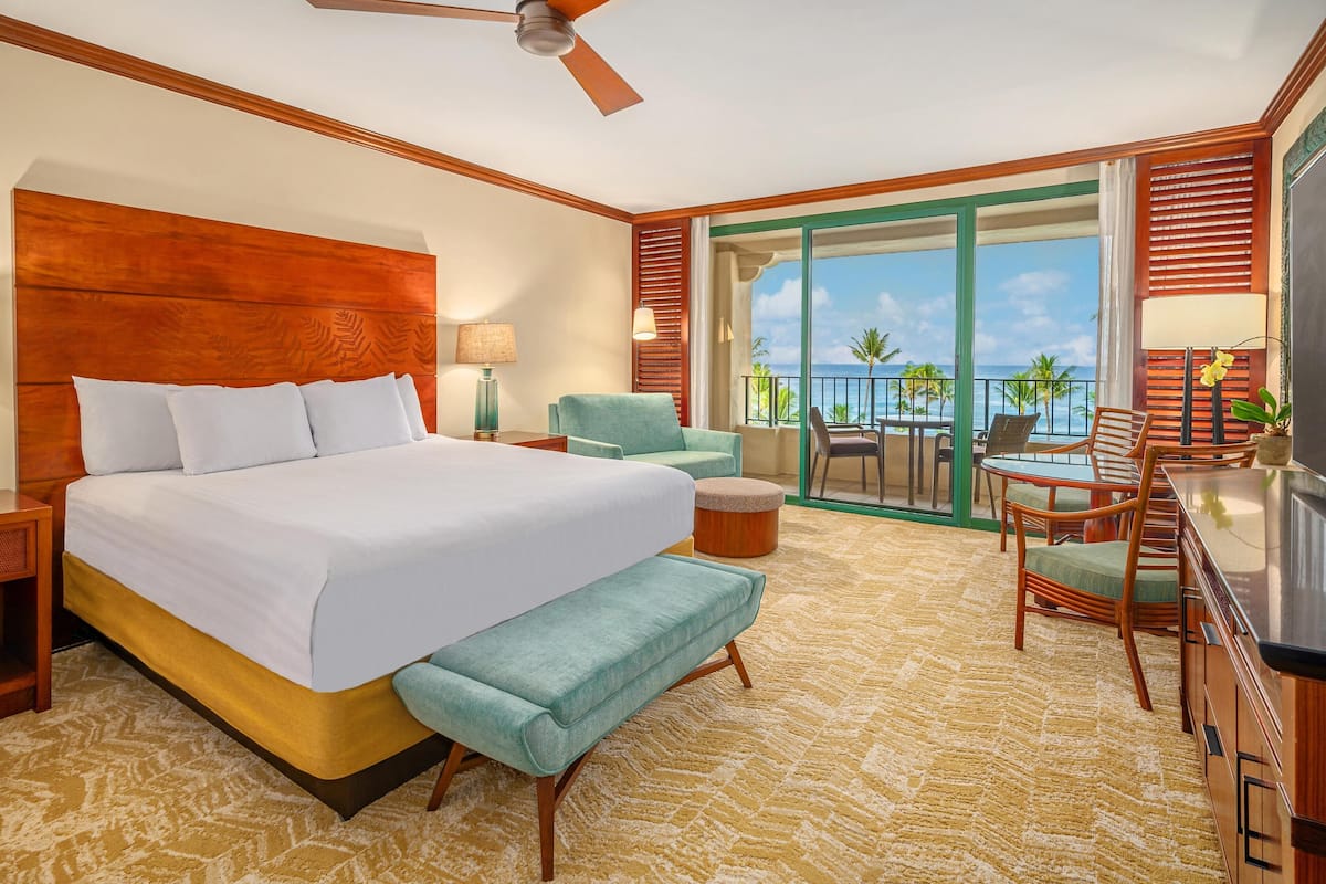 Room, 1 King Bed, Ocean View | Hypo-allergenic bedding, in-room safe, blackout drapes