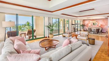 Presidentiële suite, 1 kingsize bed, uitzicht op zee | 1 slaapkamer, hypoallergeen beddengoed, een kluis op de kamer