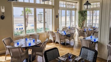 2 Restaurants; Frühstück, Mittagessen und Abendessen werden serviert