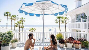 Outdoor pool, open 7:00 AM to 8:00 PM, cabanas (surcharge)