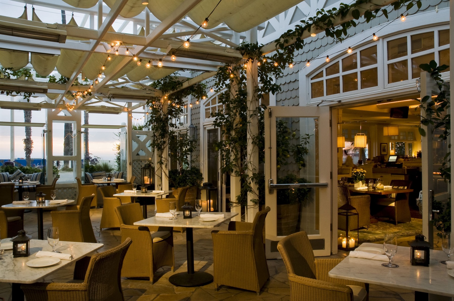 2 restaurants, breakfast, lunch, dinner served; American cuisine