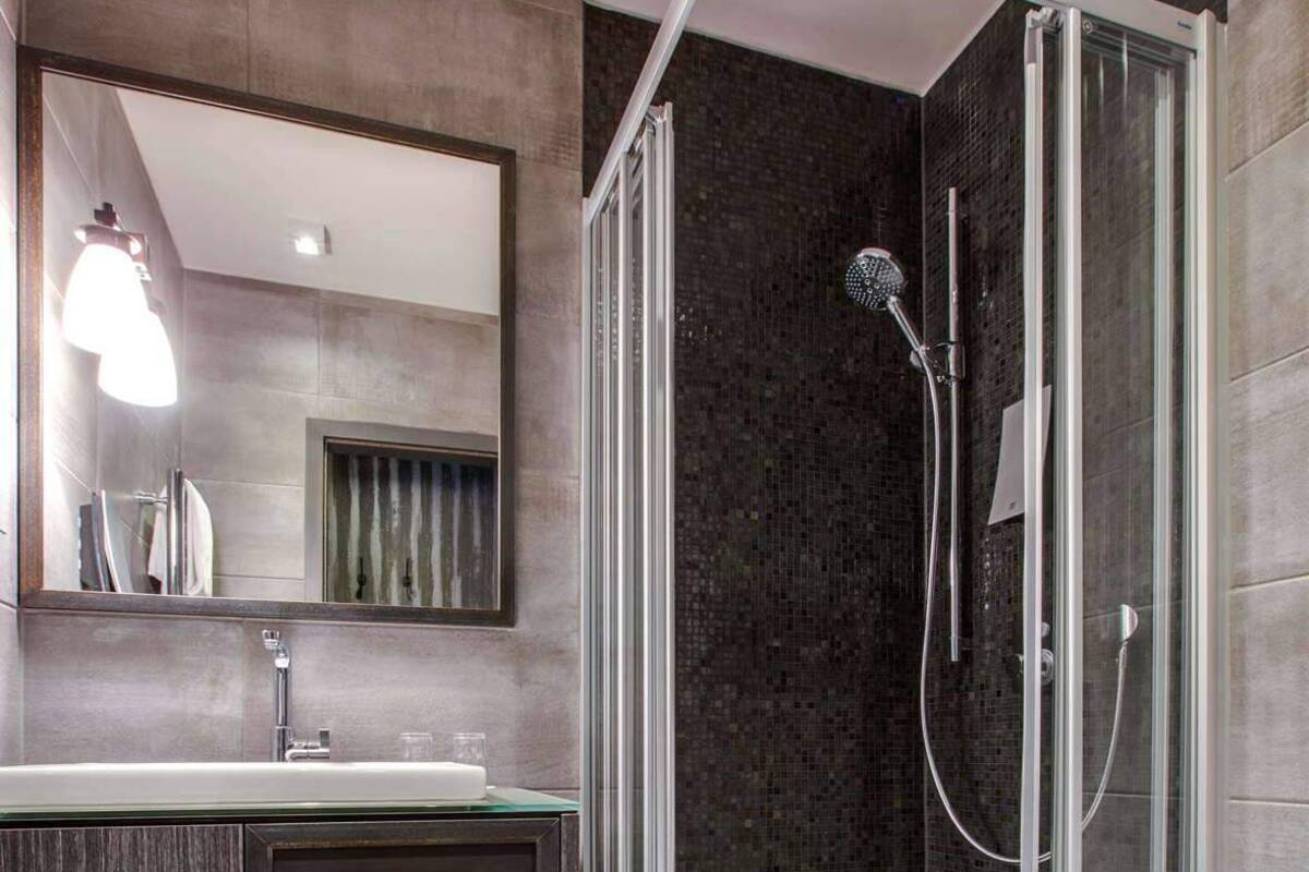 Baño | Secador de pelo y toallas