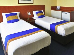 Room, 2 Twin Beds | Desk, blackout drapes, soundproofing, iron/ironing board