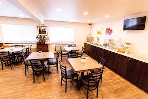 Bao gồm bữa sáng buffet hàng ngày