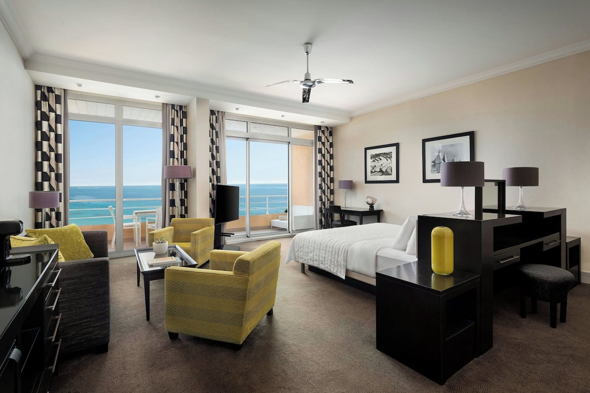 Junior Suite, 1 King Bed, Sea View (Balcony) | Premium bedding, pillowtop beds, minibar, in-room safe