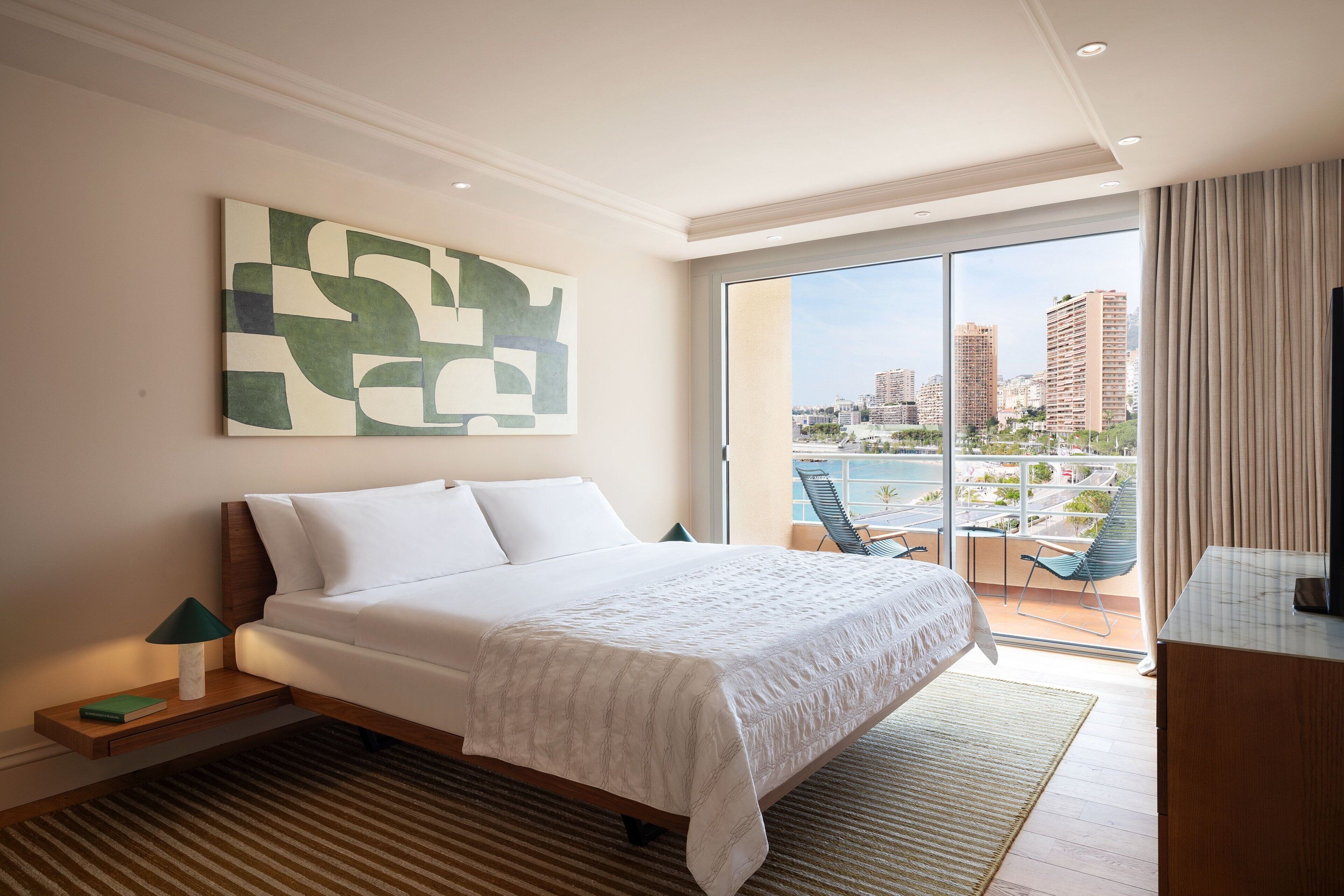 Premium bedding, pillow-top beds, minibar, in-room safe