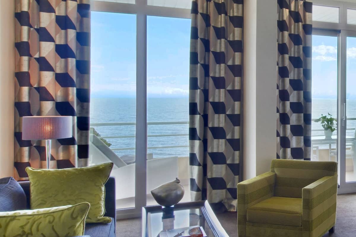 junior suite, 1 king bed, non smoking, sea view (balcony) | premium bedding, pillow-top beds, minibar, in-room safe