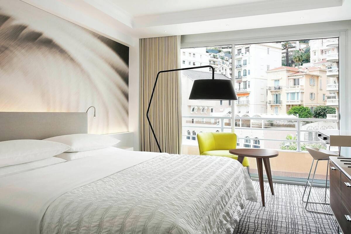 Premium bedding, pillowtop beds, minibar, in-room safe