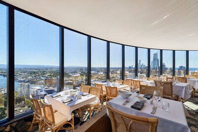 Crowne Plaza Surfers Paradise by IHG