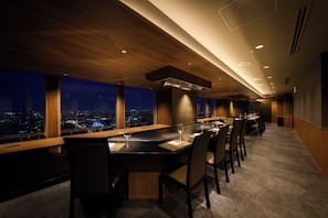 5 restaurants, breakfast, lunch, dinner served; Japanese cuisine