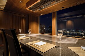 5 restaurants, breakfast, lunch, dinner served; Japanese cuisine