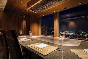 5 restaurants, breakfast, lunch, dinner served; Japanese cuisine