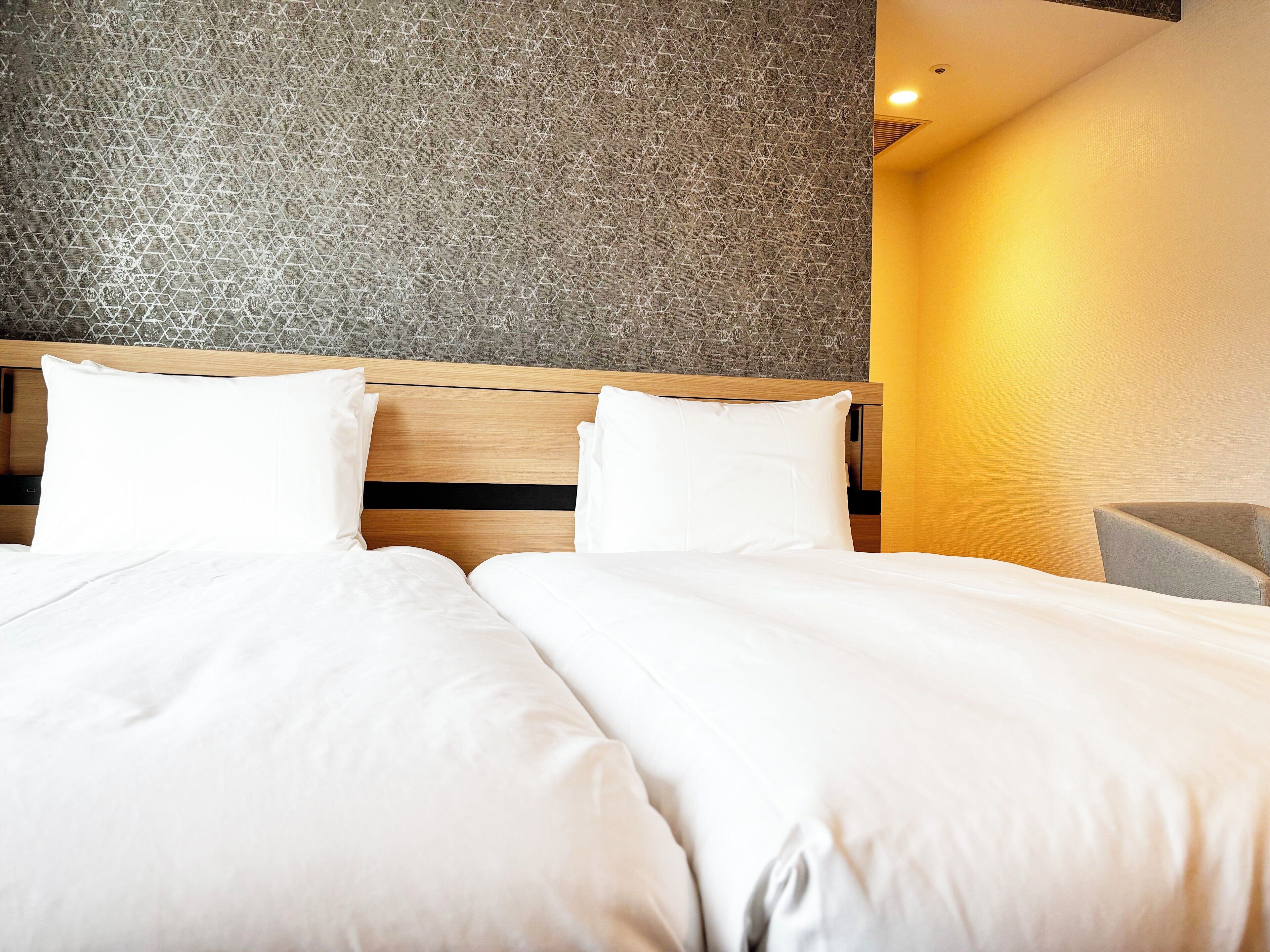 Standardzimmer, 2 Einzelbetten (Near Elevator) | Minibar, Schreibtisch, laptopgeeigneter Arbeitsplatz, kostenloses WLAN