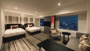 プレミアム ルーム シングルベッド 2 台 (High Floor) | ミニバー、デスク、ノートパソコン用作業スペース、WiFi (無料)