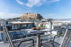 Suite (Temple of Zeus & Acropolis View) | Terrace/patio