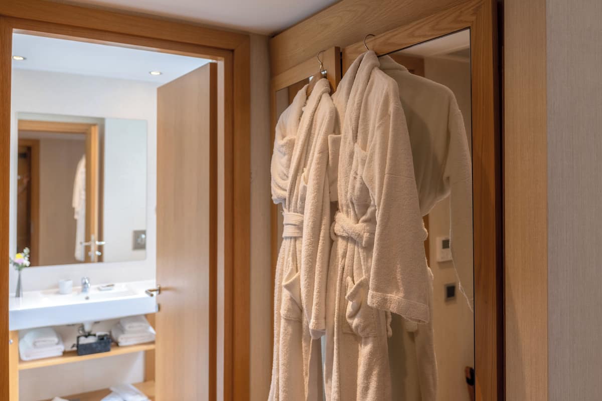 suite (temple of zeus & acropolis view) | bathroom | eco-friendly toiletries, hair dryer, slippers, towels