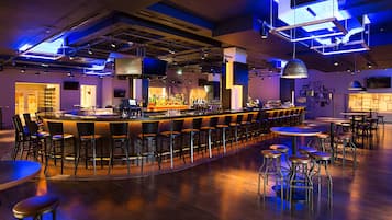 3 bares/lounges