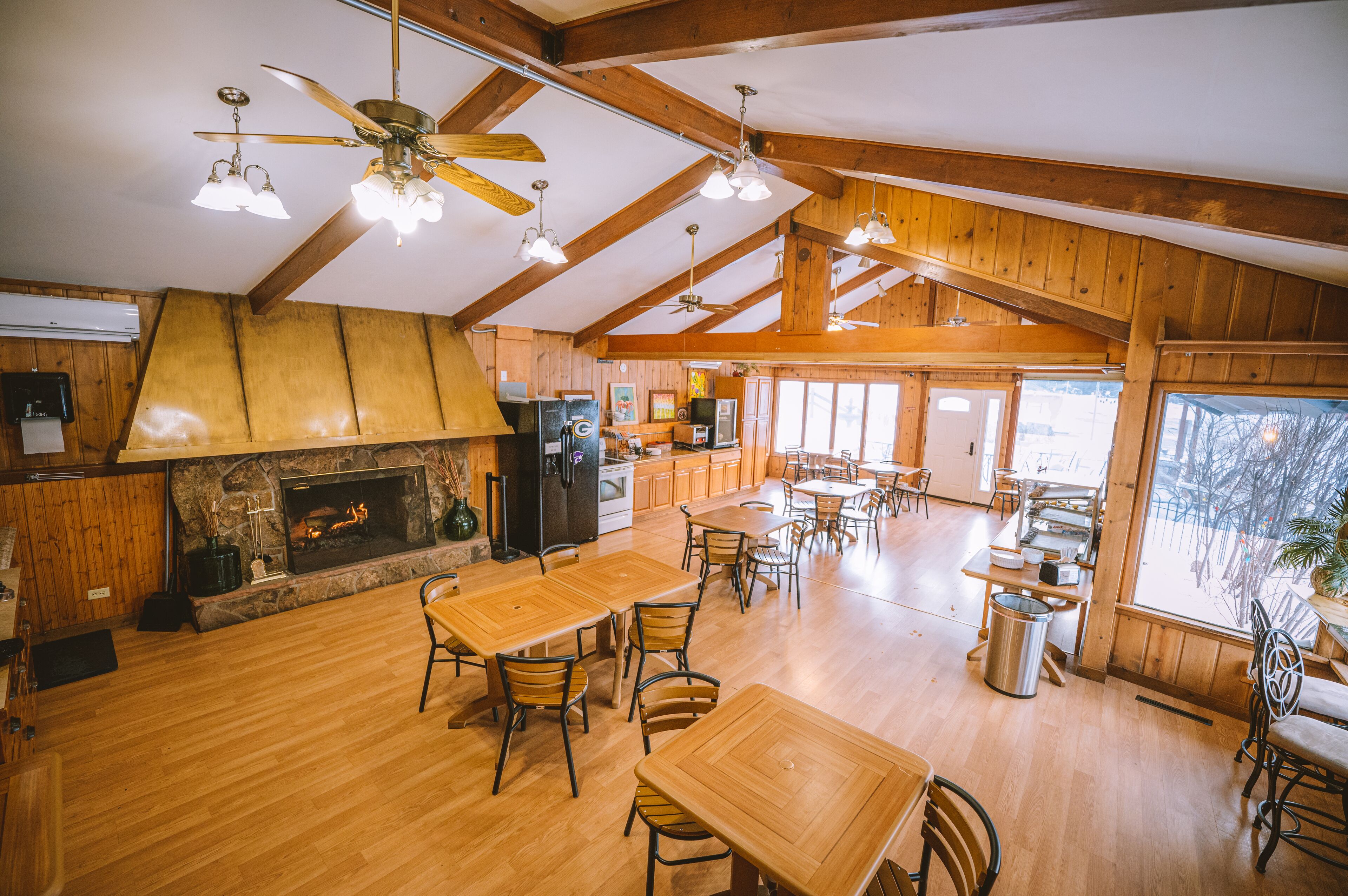 Free continental breakfast 