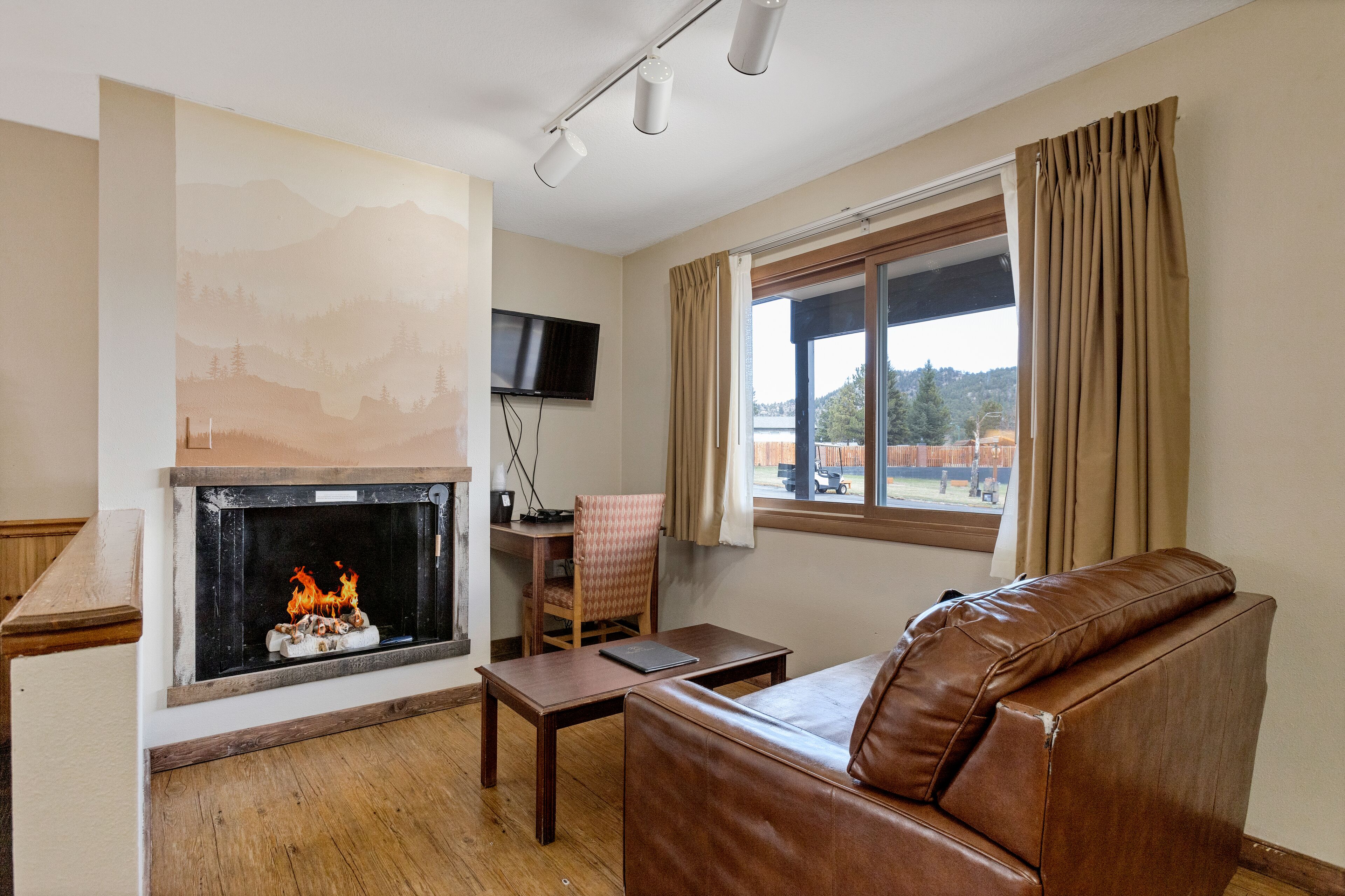 32-inch flat-screen tv with cable channels, tv, dvd player