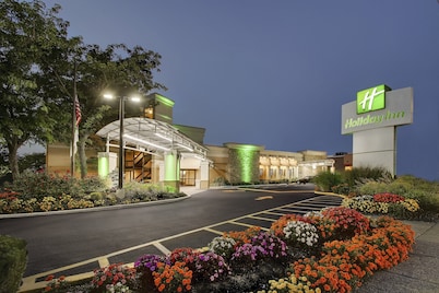 Holiday Inn Westbury - Long Island by IHG