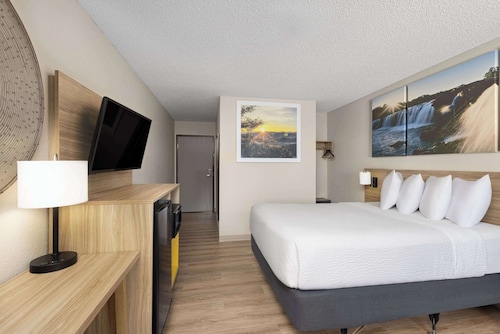 Days Inn by Wyndham Carthage