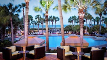 2 bars/lounges, poolside bar