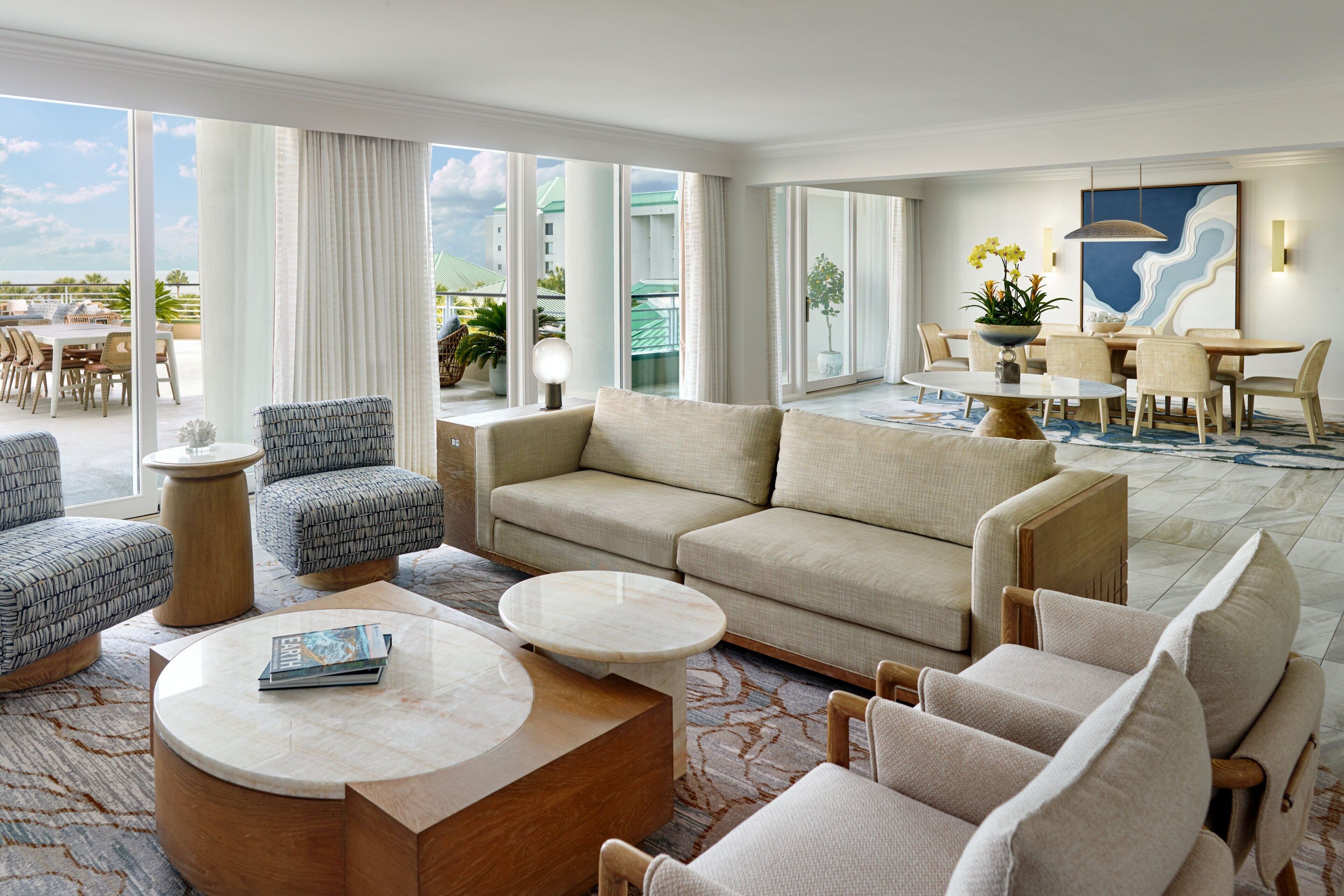 舒適加層、客房內  保險箱、書桌、筆電工作空間