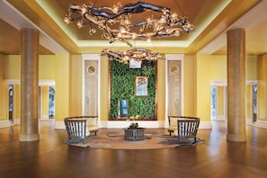 2 bars/lounges, poolside bar