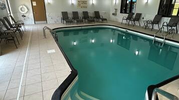 Indoor pool, pool loungers