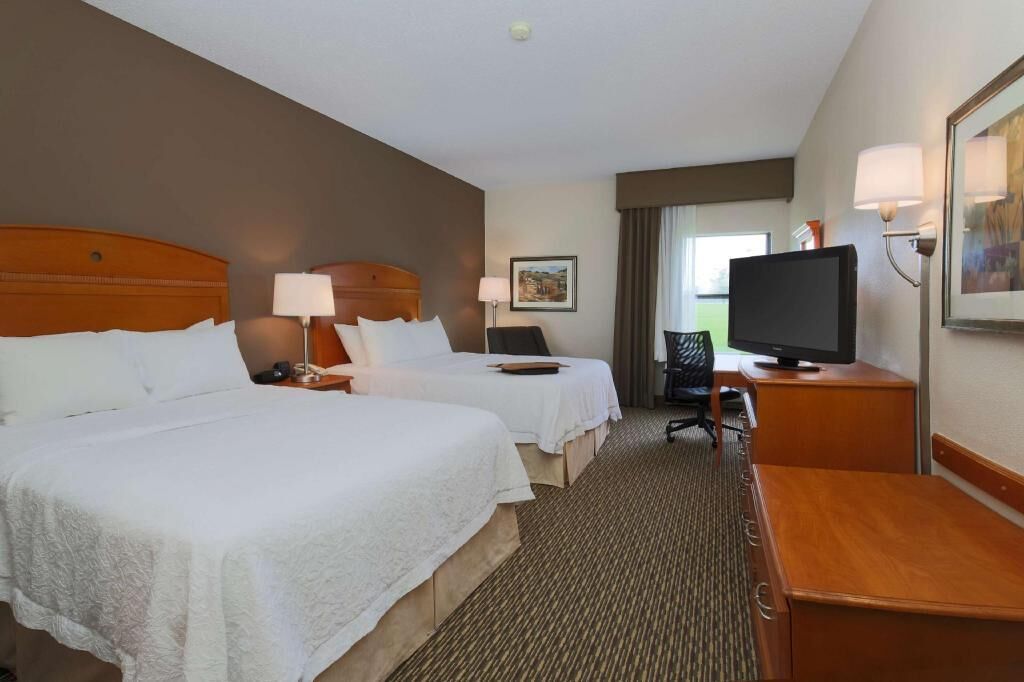 Premium bedding, in-room safe, desk, iron/ironing board
