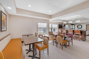 Free daily buffet breakfast