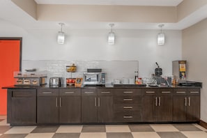 Free daily buffet breakfast - Best Western Forsyth - Decatur (Forsyth)