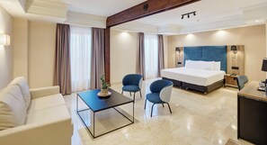 Quarto casal superior | Roupas de cama premium, edredons de pluma, frigobar, cofres nos quartos