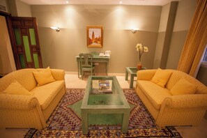 Premium bedding, down comforters, minibar, in-room safe