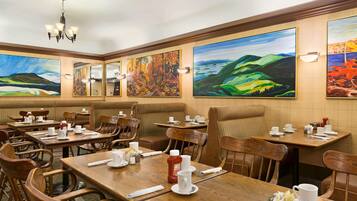 Desayuno continental incluido todos los días