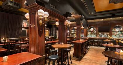 Days Inn by Wyndham Vancouver Downtown