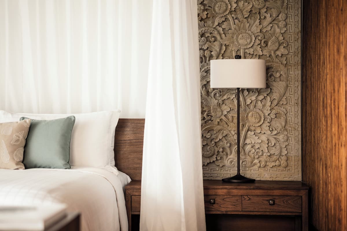 Minibar, in-room safe, desk, iron/ironing board