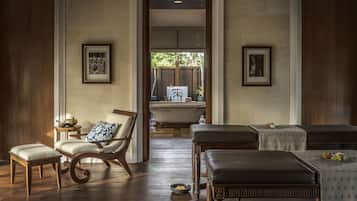 Couples treatment rooms, body treatments, hydrotherapy, aromatherapy