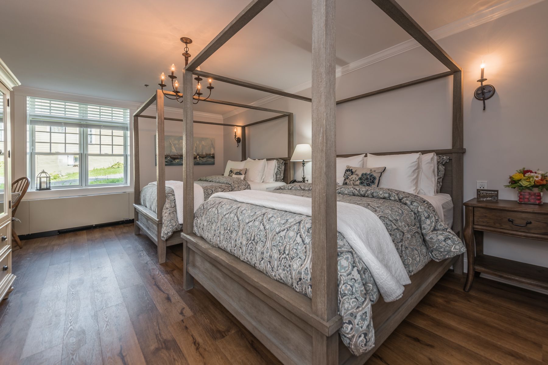 room, 2 queen beds, soaking tub | free wifi