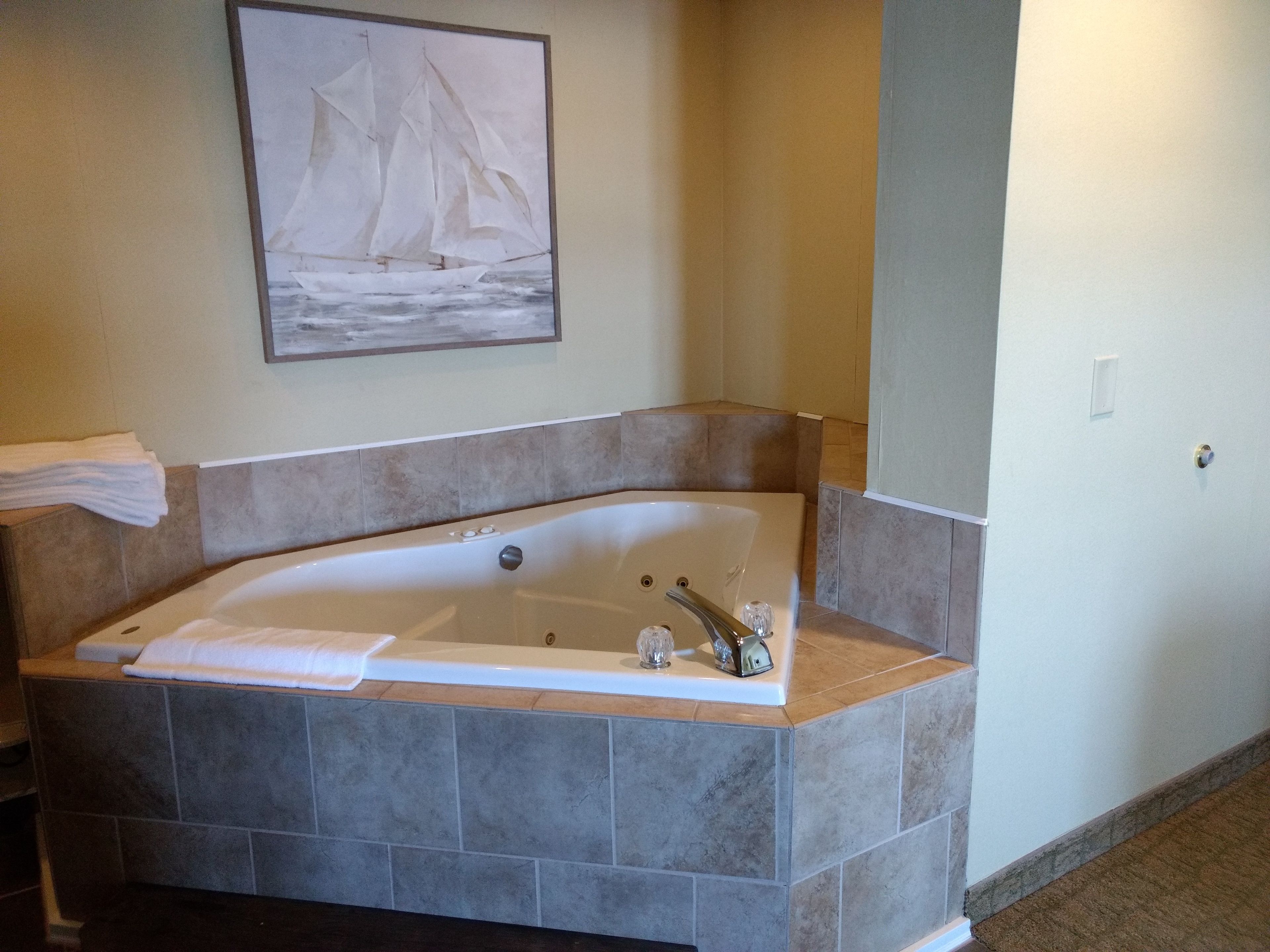 panoramic room, 1 king bed, harbour view | jetted bathtub